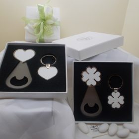 Cod.TS0406 Set 2 pezzi cuore- 2pz quadrifoglio a scelta, in metallo ed ecopelle con box - cm10
